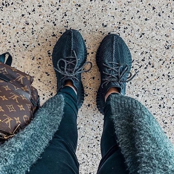 SOLD 🚫 Yeezy Boost 350 V2 Non Reflective Sneakers - Picture 6 of 15